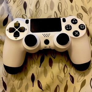 PS4 compatible controller